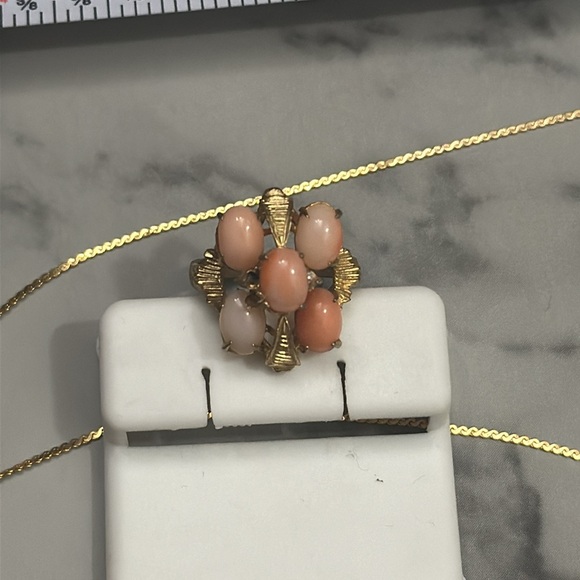 Coral and gold Jewelry Set - Picture 10 of 10